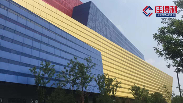 市面上的氟碳鋁單板幕墻都有哪些優(yōu)良性能？