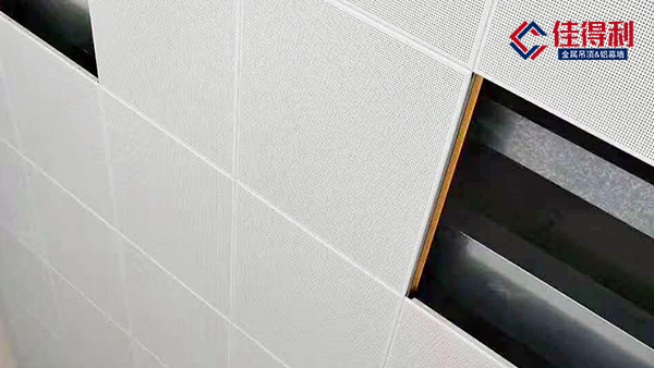 辦公室鋁扣板吊頂還有什么優(yōu)點呢？