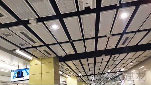 決定鋁單板價(jià)格的因素有哪些