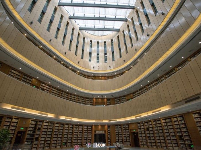 上海大學室內幕墻吊頂項目